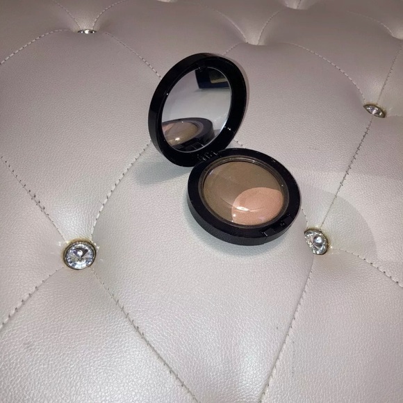 Estée Lauder Perfectionist Highlight Powder Duo 06 - Picture 8 of 12